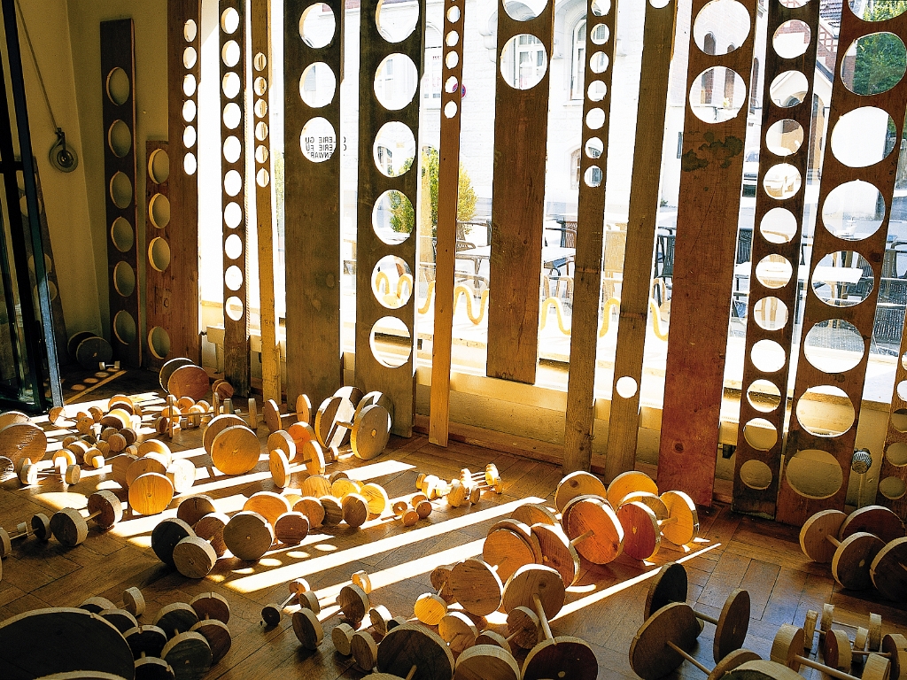 Holzinstallationen, 1998 - 2000